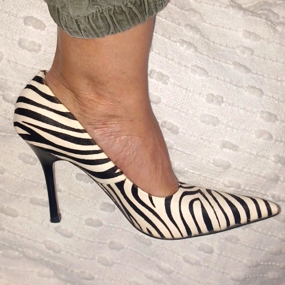 Type Z Zebra Print Pumps - Picture 10 of 10